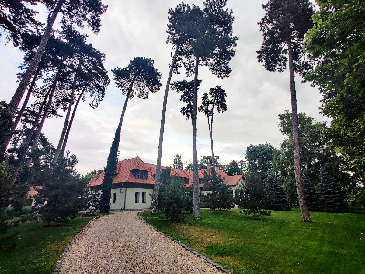 A Hotel Botanica Dánszentmiklós kertje, az egykori kastélykert - az Olyanjó fotója