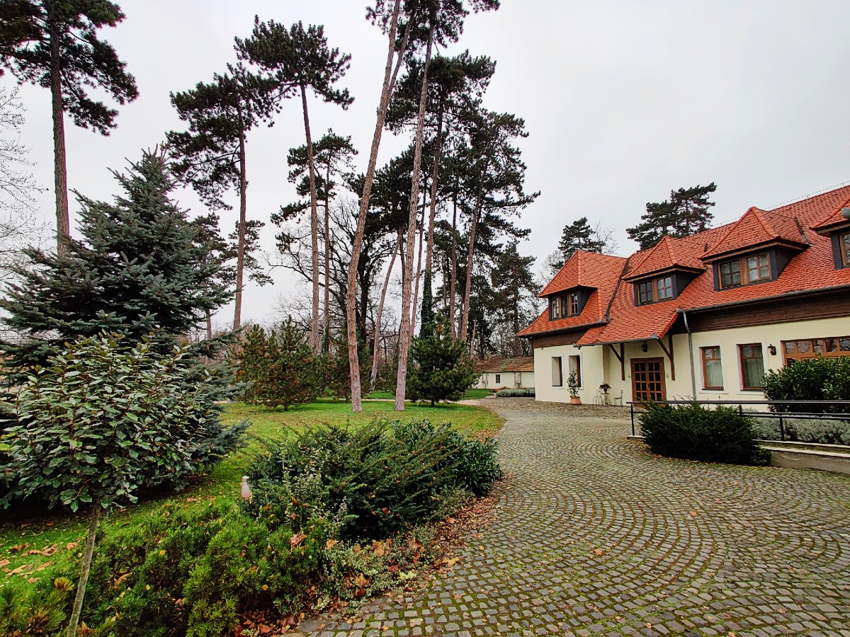 A Hotel Botanica Dánszentmiklós kertje - az Olyanjó fotója
