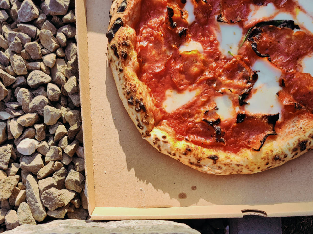 Major korty és falat - Budaörs - nápolyi pizza elvitelre és helyben fogyasztásra is