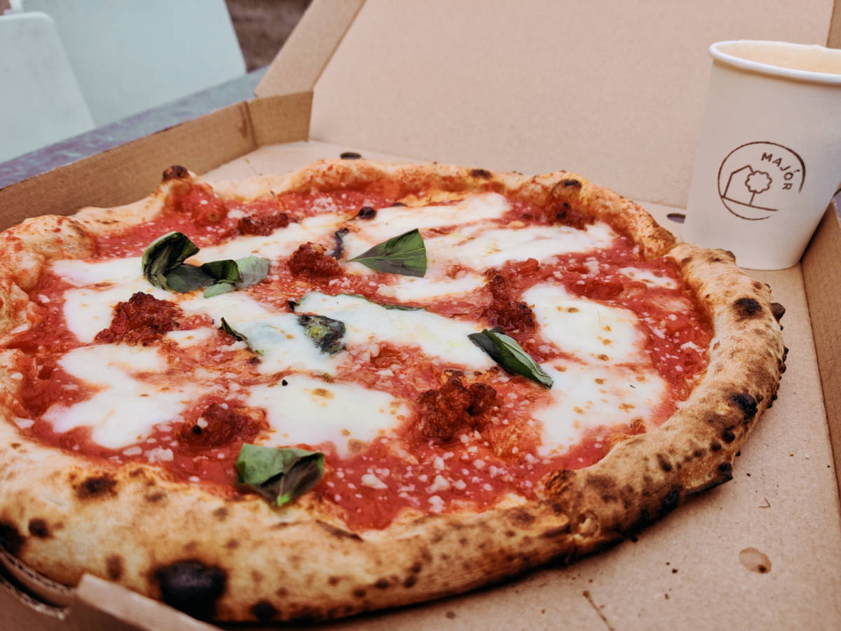 Major korty és falat - Budaörs - nápolyi pizza és kávé