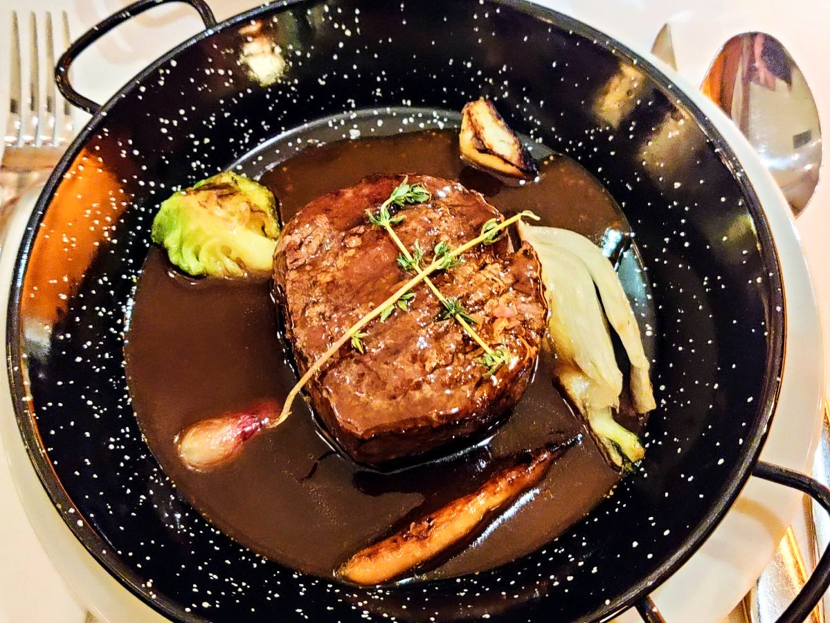 Szepilona_5 Ez a steak azzal a jus-vel nagyon durva volt - Szépilona Bisztró - az Olyanjó! fotója