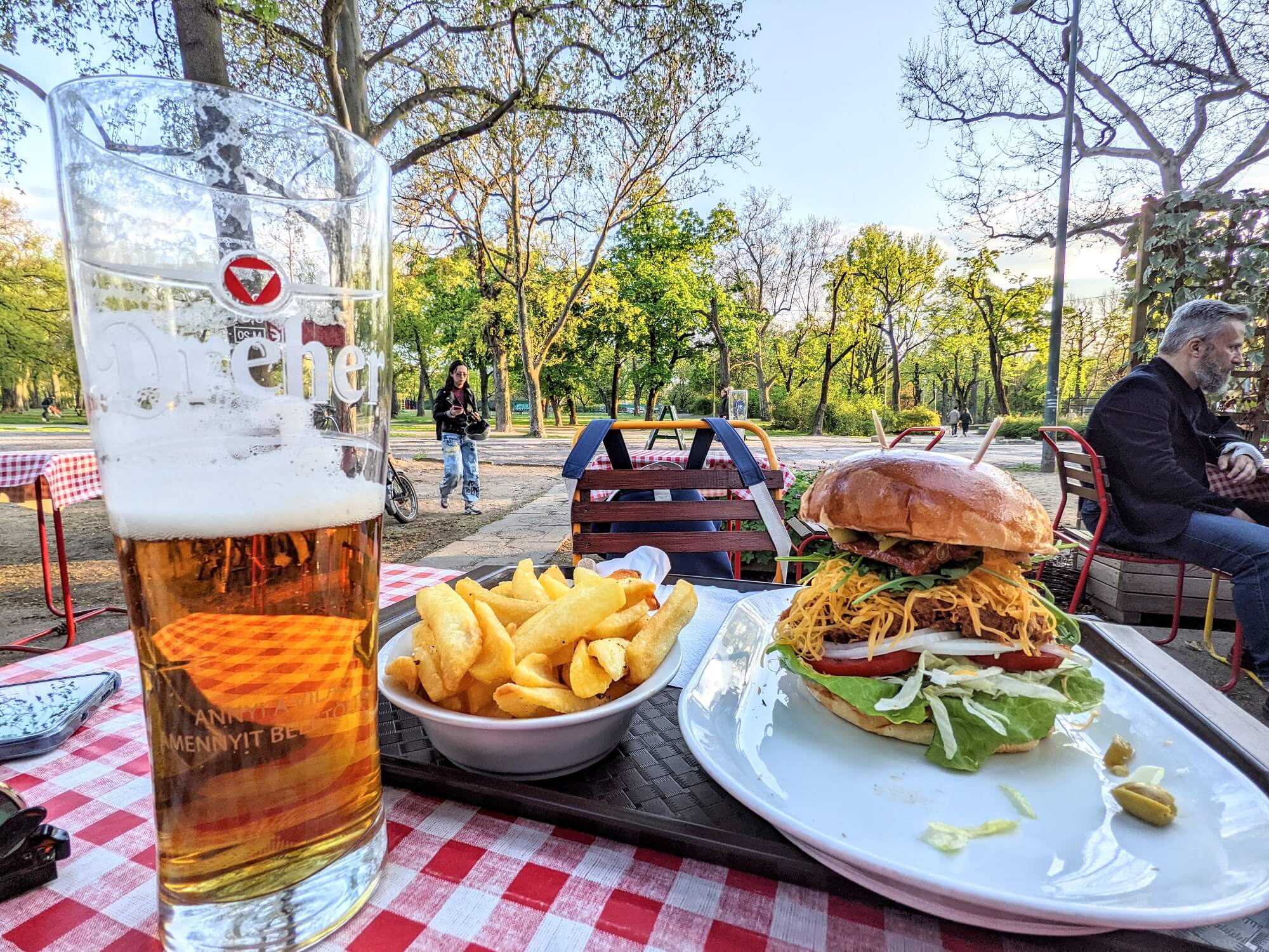 A fantasztikus Barcelon burger - Pántlika Bisztro - az Olyanjó! fotója
