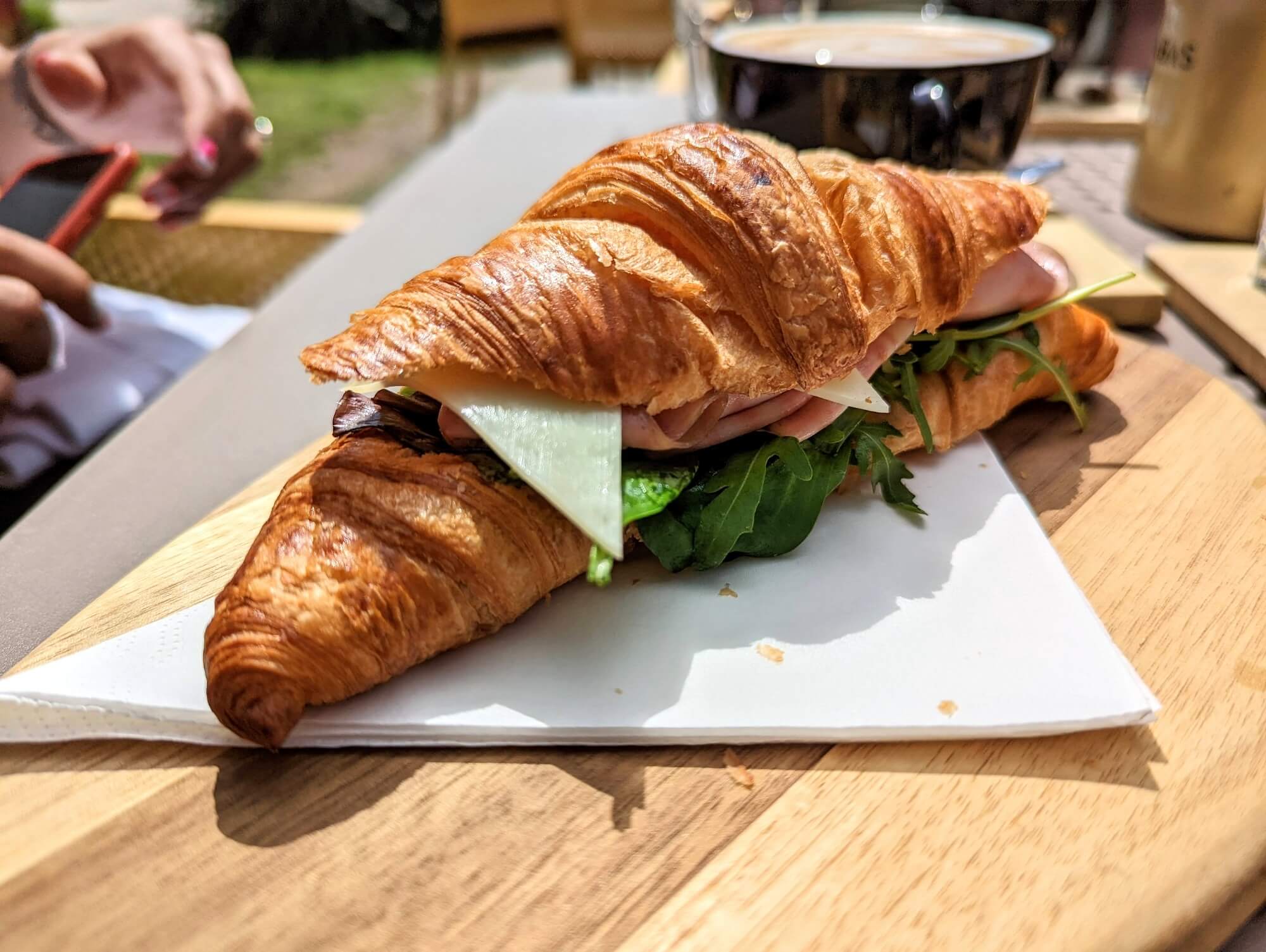 Mortadellás croissant-om - Dabas Deli - az Olyanjó! fotója