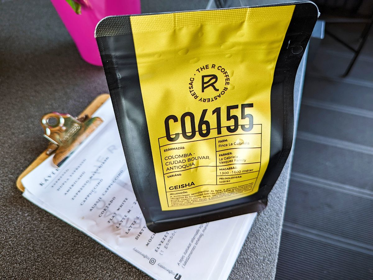 Saját a pörkölés, dizájnos a csomagolás - R Coffee & Roastery Rétság - az Olyanjó fotója