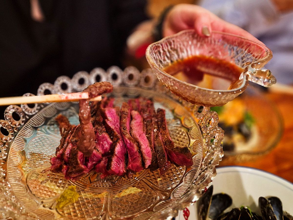 Az angus steakhez ponzu (citrusos szójaszósz) jár - Enso Budapest - az Olyanjó! fotója